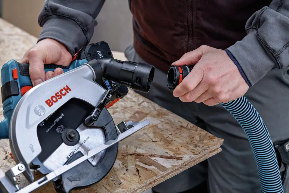 BOSCH GKS 18V-57-2 L Akku-Handkreissäge, kabellos, kompakt, robust Dieses Produkt der Marke BOSCH wird von uns als unabhängigem Händler vertrieben 3