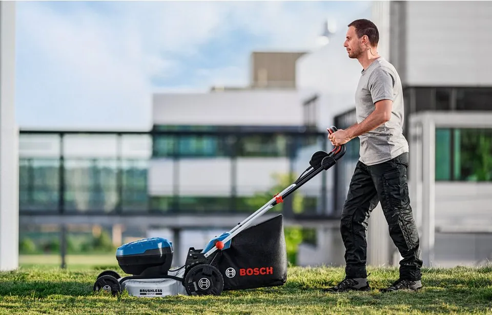 Bosch Professional GRA 18V2-46 Akkurasenmäher, kraftvoll, klappbar, 46 cm Schnittbreite 2