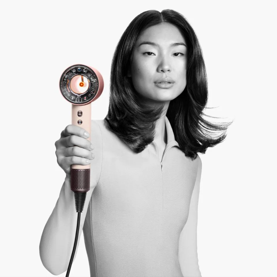 DYSON Supersonic Haartrockner, intelligente Temperaturkontrolle, automatische Aufsatzerkennung Dieses Produkt der Marke DYSON wird von uns als 3