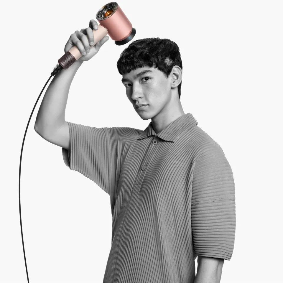 DYSON Supersonic Haartrockner, intelligente Temperaturkontrolle, automatische Aufsatzerkennung Dieses Produkt der Marke DYSON wird von uns als 4