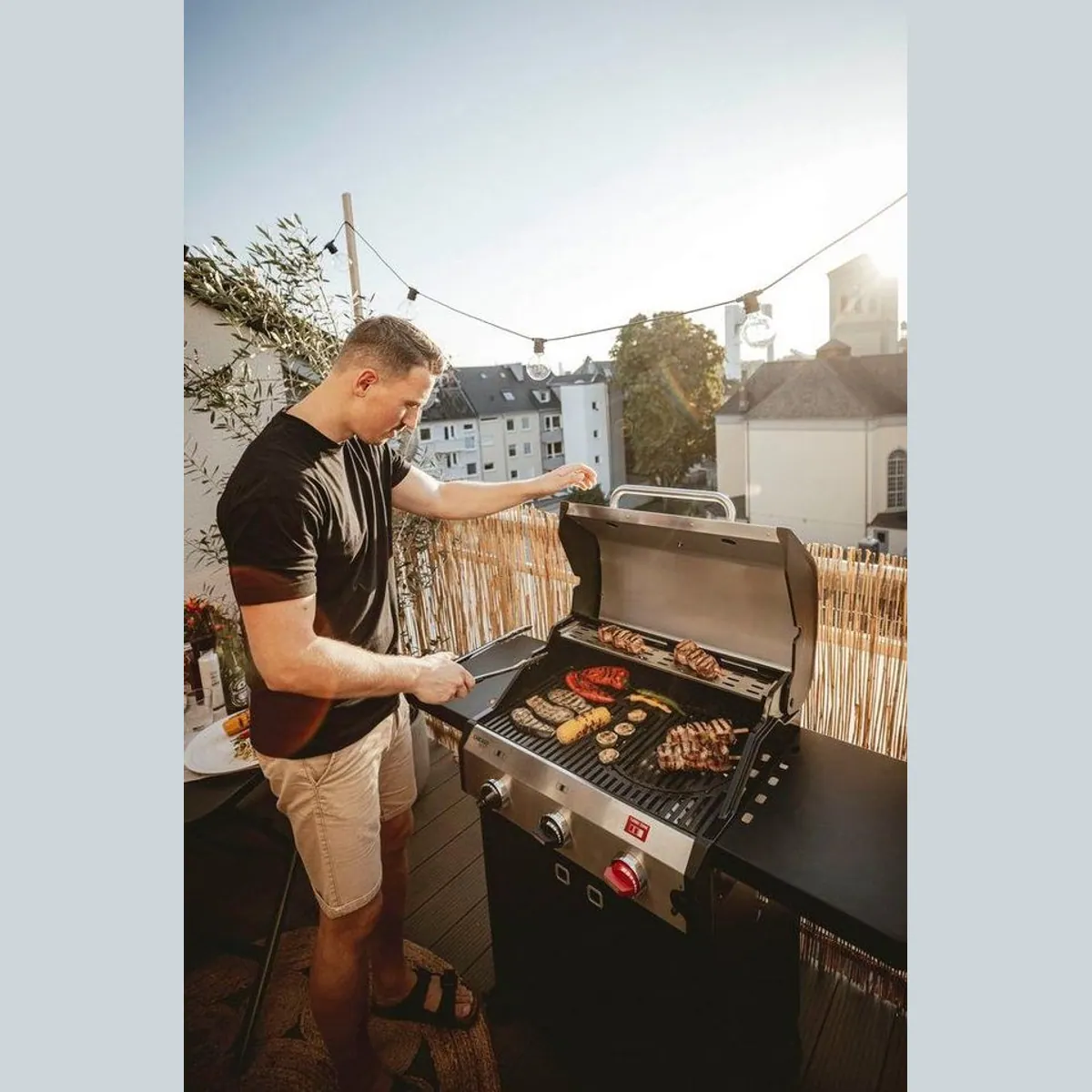 Enders Gasgrill Chicago Next 3 R Turbo, 10,6 kW, emaillierter Gussrost, Turbo Zone 2