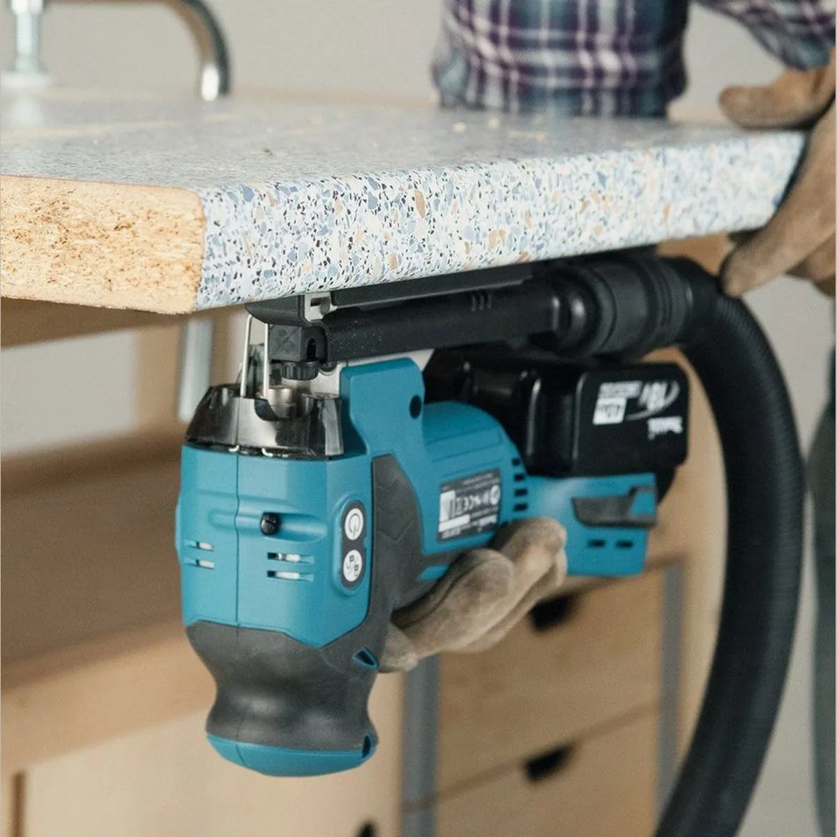 Makita DJV181Z Akku-Pendelhubstichsäge, 18 V, 26 mm Schnitttiefe, 3.000 U/min Dieses Produkt der Marke Makita wird von uns als unabhängigem Händler 2
