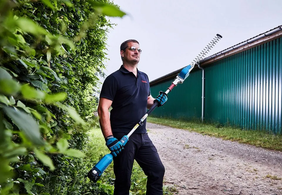 Makita DUN500WZ Akku-Heckenschere, 50 cm Scherblatt, 18V, schwenkbar Dieses Produkt der Marke Makita wird von uns als unabhängigem Händler 2