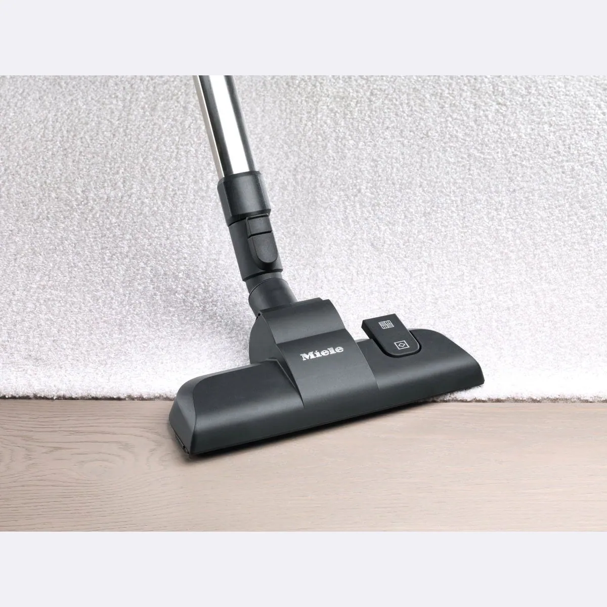 Miele Classic C1 PowerLine Bodenstaubsauger, 800 W, 9 m Aktionsradius, 4,5 l Staubbeutelvolumen 4