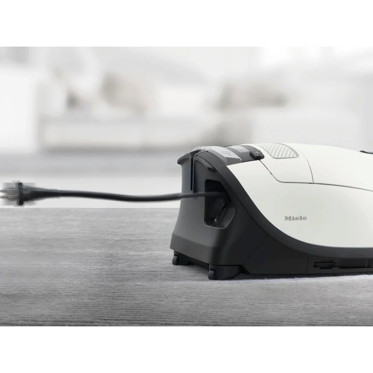 Miele S 8360 Bodenstaubsauger, 890 W, 12 m Aktionsradius, mit Beutel 2