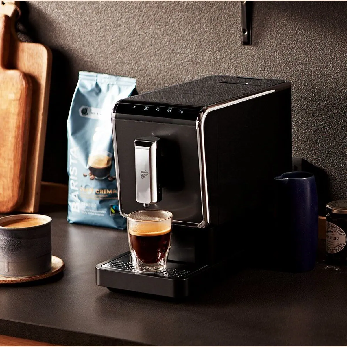 Tchibo Esperto Caffè Kaffeevollautomat, herausnehmbares Mahlwerk, 19 bar Druck 5